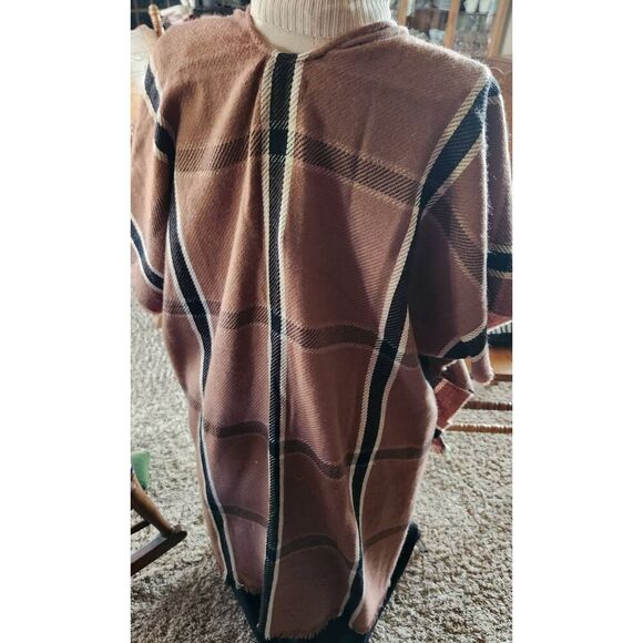 O25 Do Everything In Love plaid cape m - Picture 4 of 8